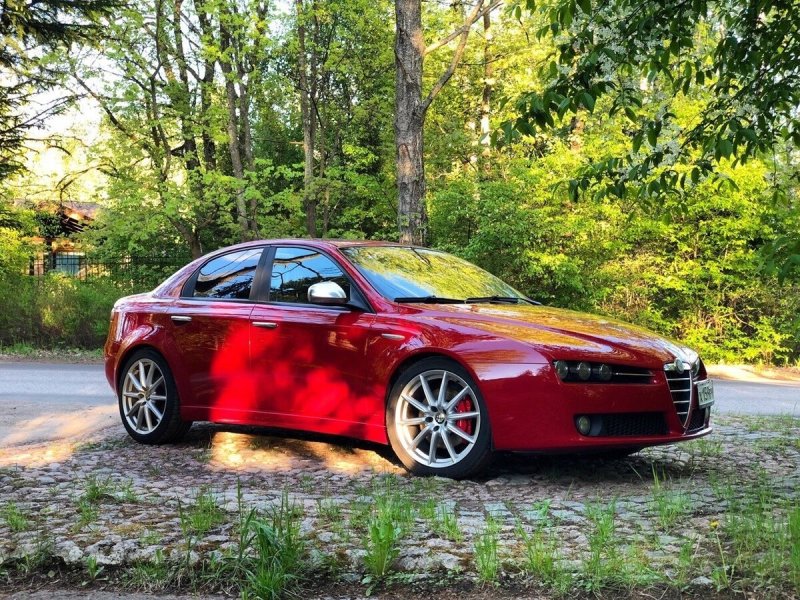 Alfa Romeo 159 Red