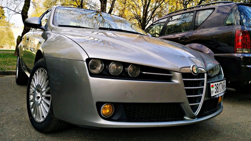 Alfa Romeo 159 две фары