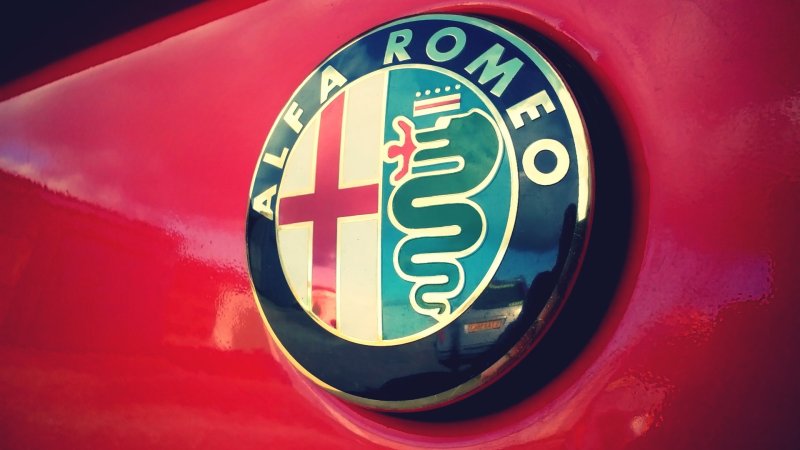 Alfa Romeo 156 лого