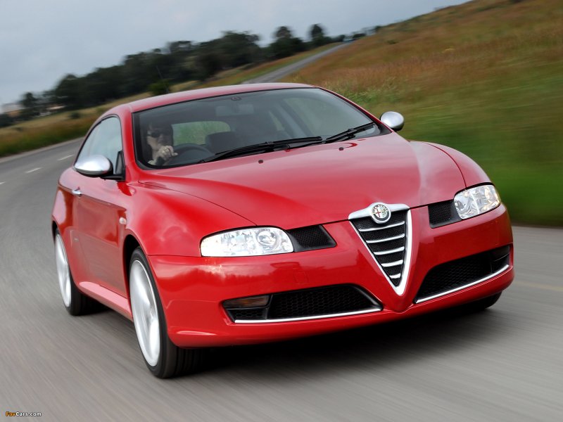 Машина Alfa Romeo gt