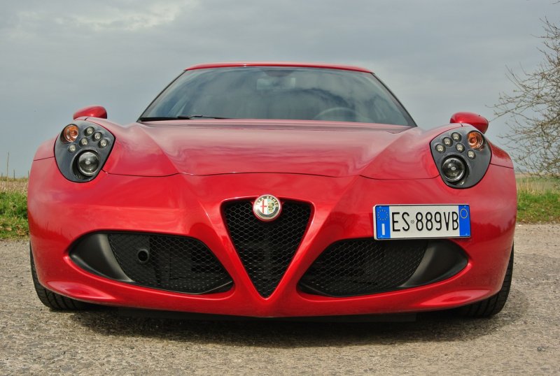 Alfa Romeo 4c stance