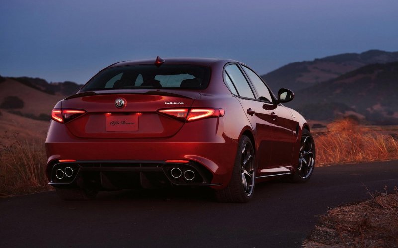 Alfa Romeo Giulia седан