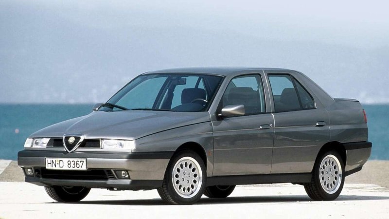 Alfa Romeo 155 седан