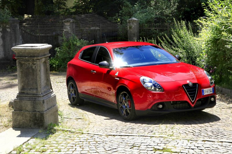 Alfa Romeo Giulietta Black