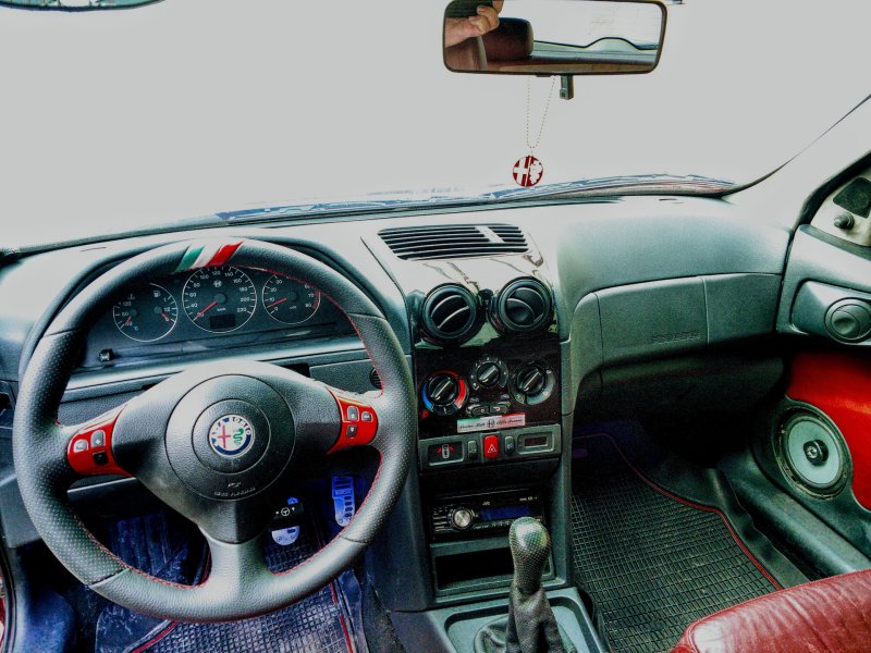 Alfa Romeo 145 1996 салон