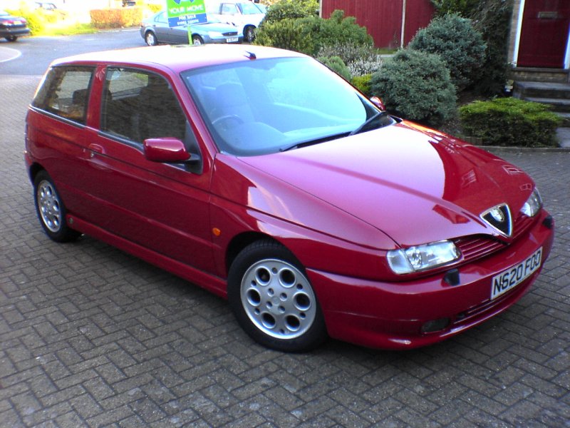 Alfa Romeo 145