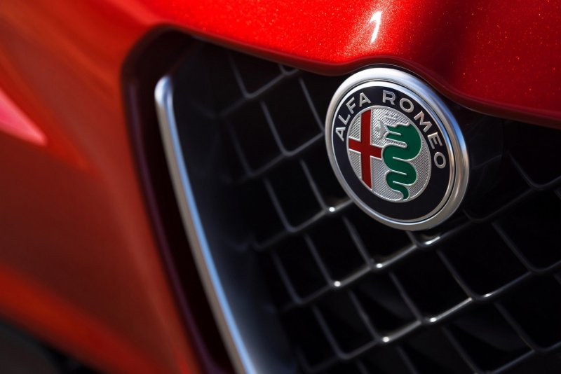 Alfa Romeo (Альфа Ромео) значок