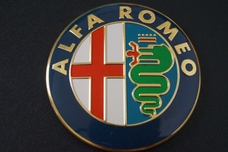 Alfa Romeo эмблема