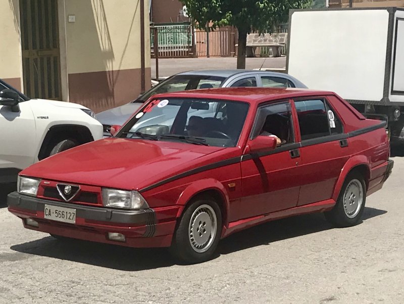 Alfa Romeo 75 1.8