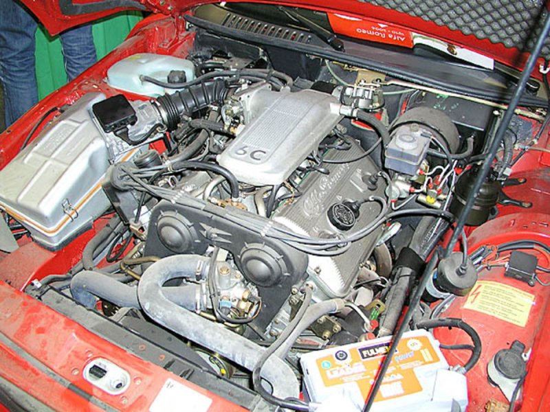 Alfa Romeo 75 engine