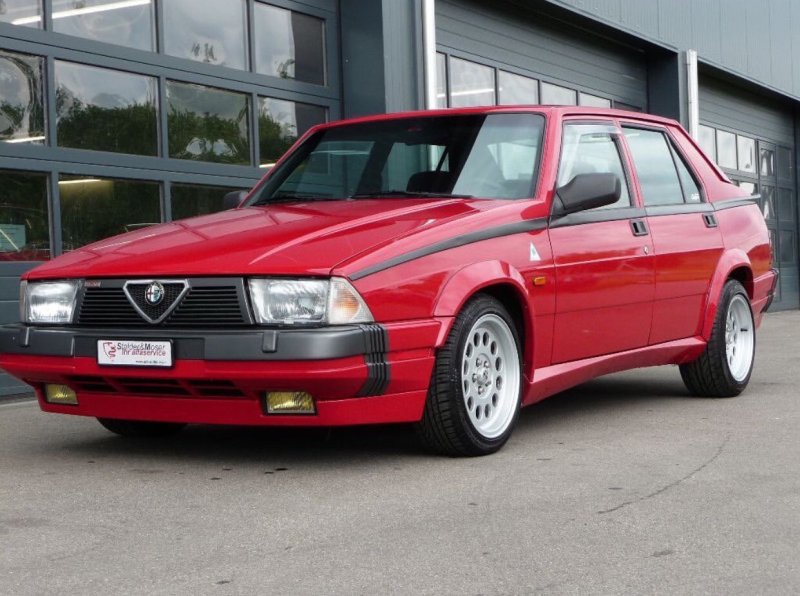 Alfa Romeo 75 3.0