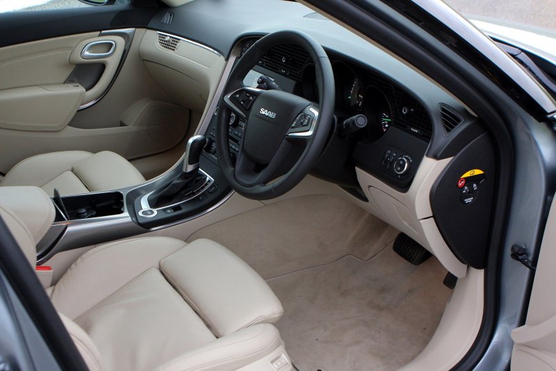 Saab 9-5 2011 салон