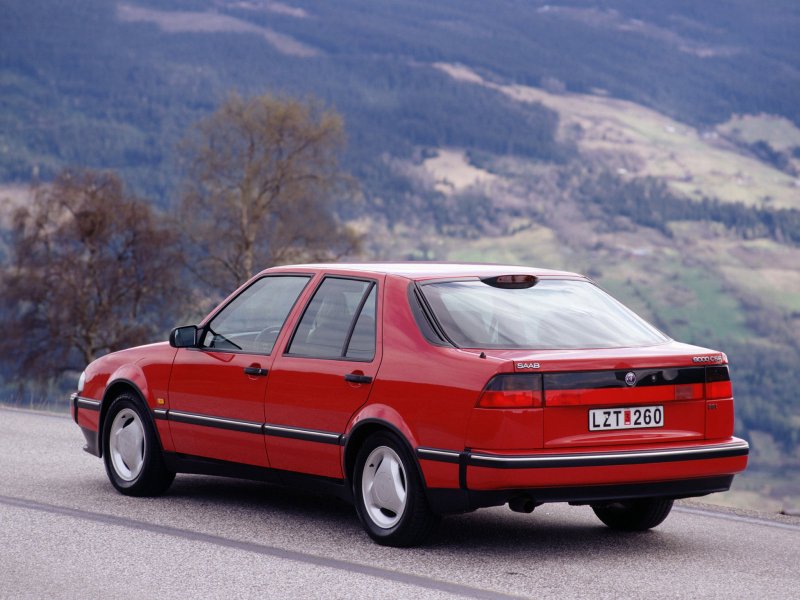 Saab 9000 седан