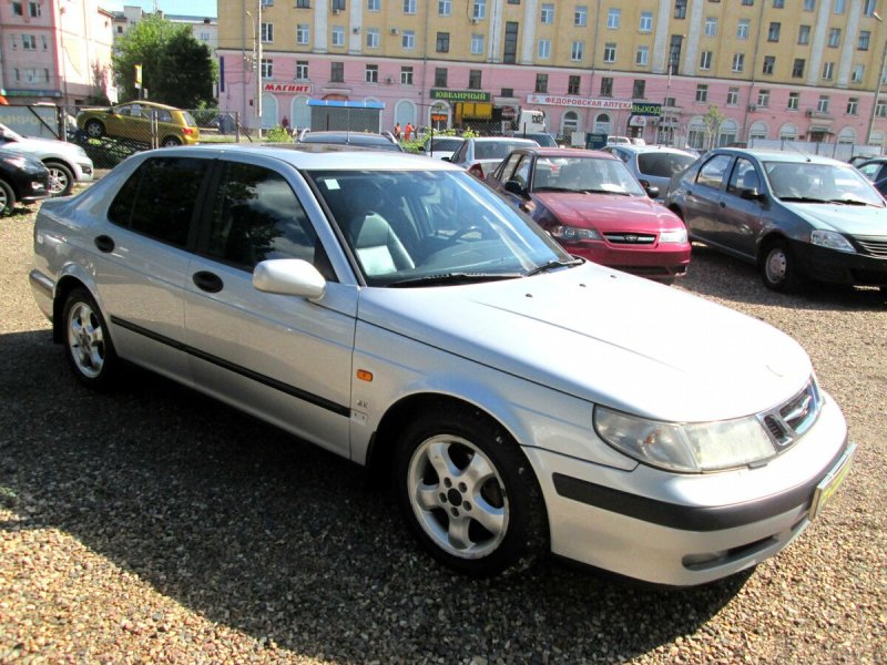 Saab 9-5 2000 года