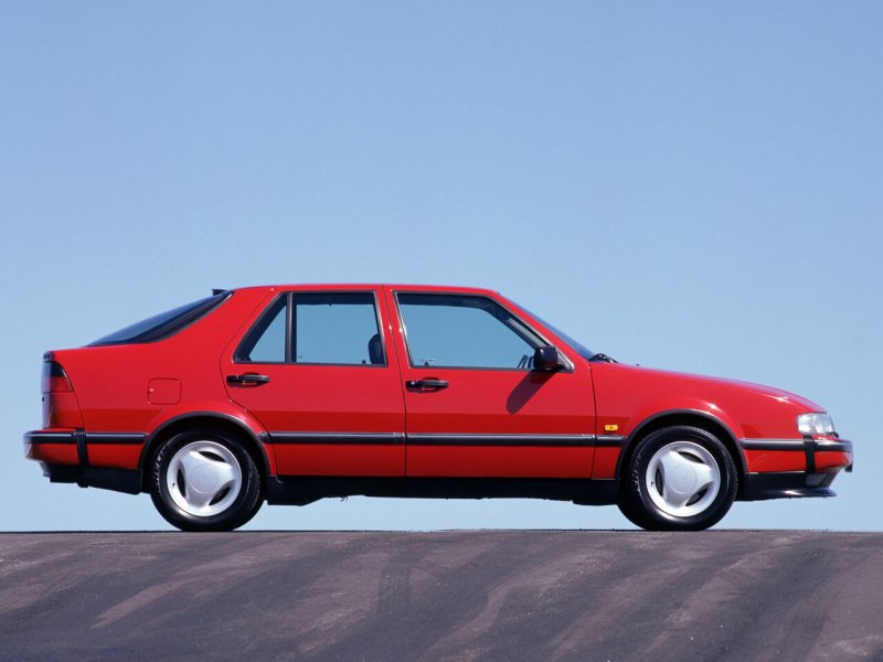 Saab 9000 лифтбек