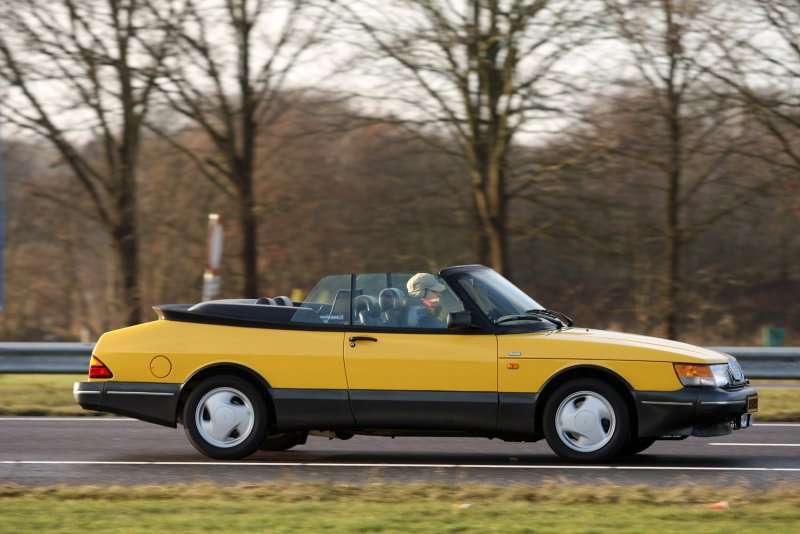 Saab 900 SS