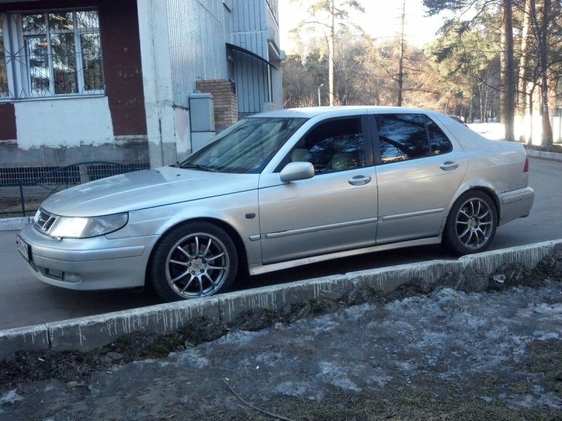 Saab 9-5 2000 года
