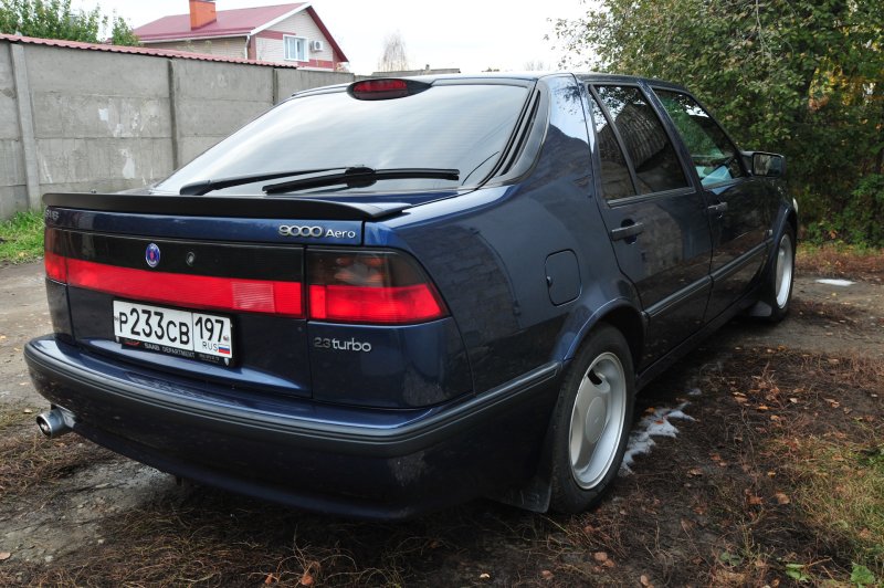 Saab 9000 Blue