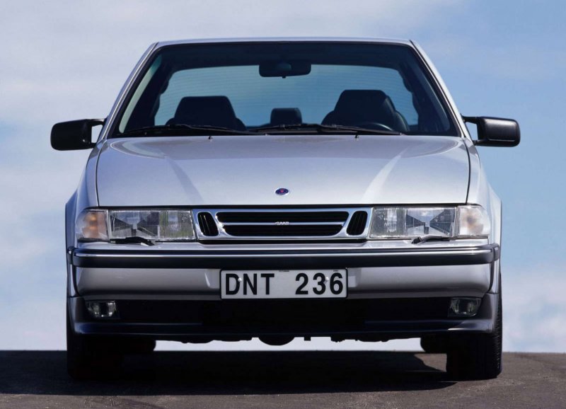 Saab 9000 i