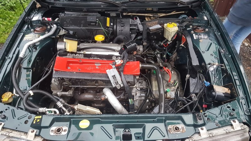 Подкапотной Saab 9000