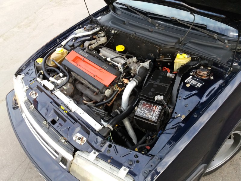 Saab 9000 подкапотка