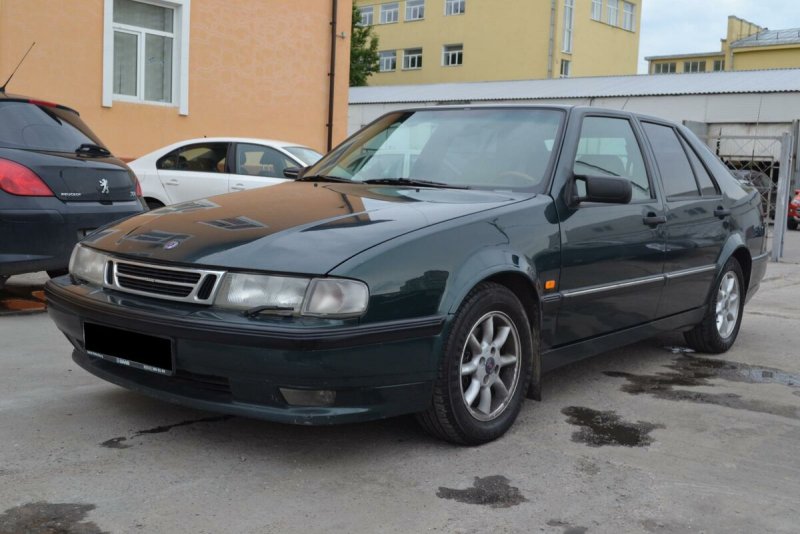 Saab 9000 зеленый