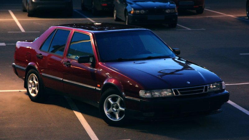 Saab 9000 темно синий