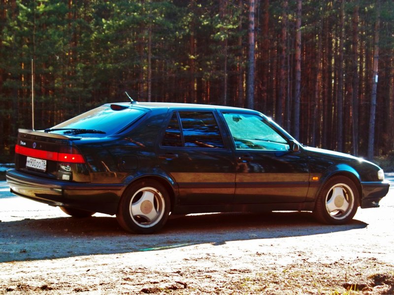 Saab 9000 Green