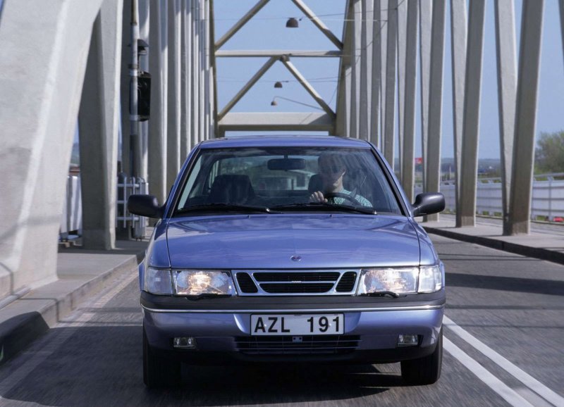 Saab 900s