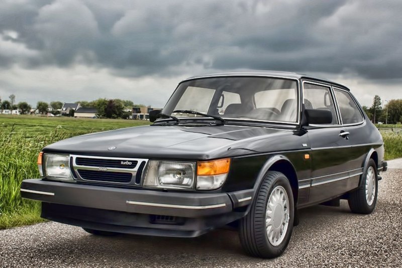 Saab 900