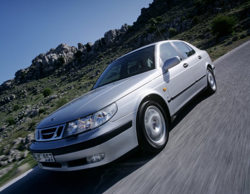Машина Saab 9-5