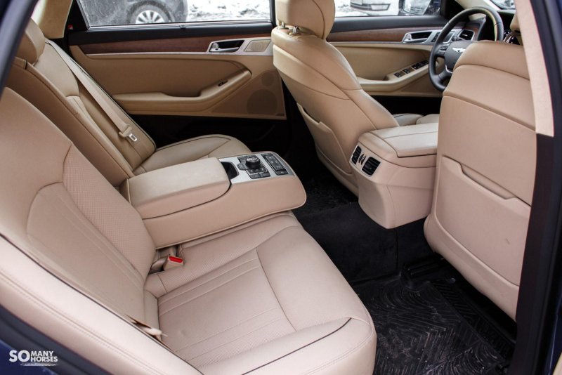 Genesis g80 салон сзади