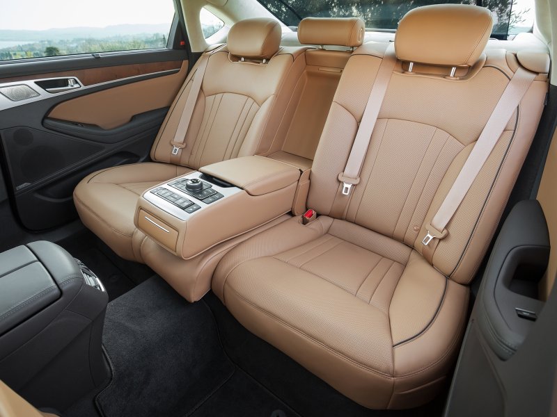 Genesis g80 салон сзади