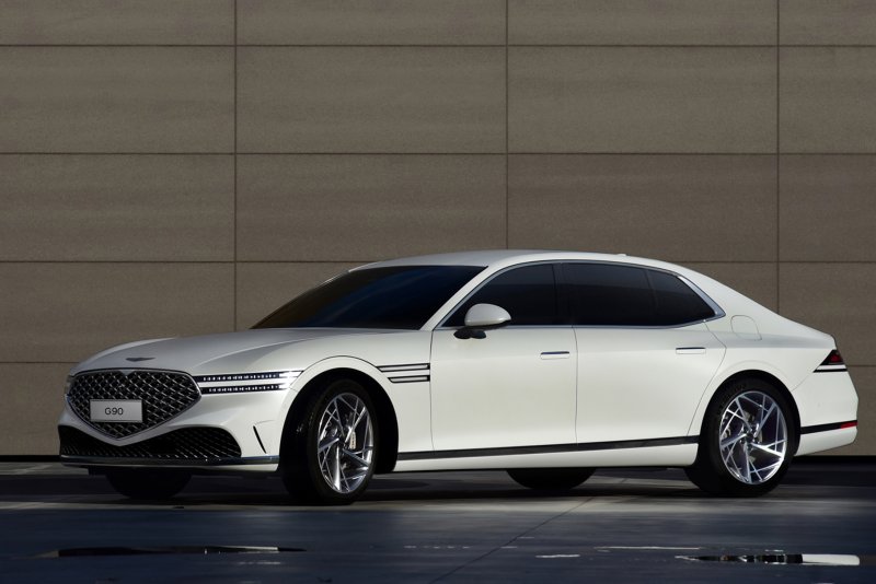 Genesis g90 2022