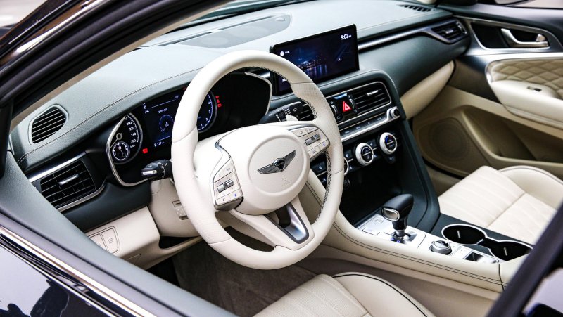 Genesis g70 2021 салон
