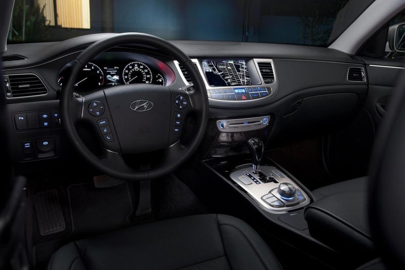 Hyundai Genesis 2012