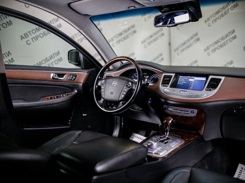 Hyundai Genesis 2010 3.8