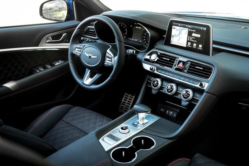 Genesis g70 салон