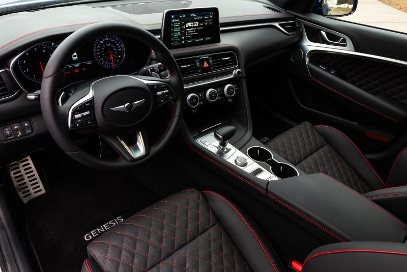 Genesis g70 салон