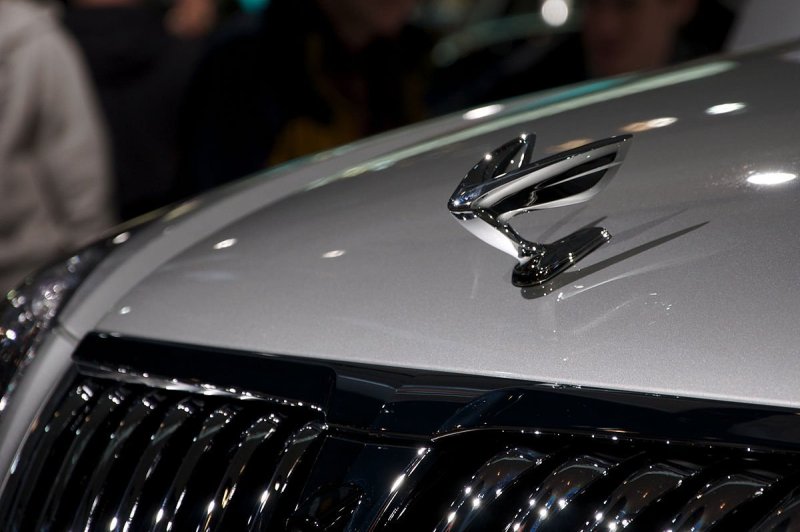 Hyundai Equus Emblem