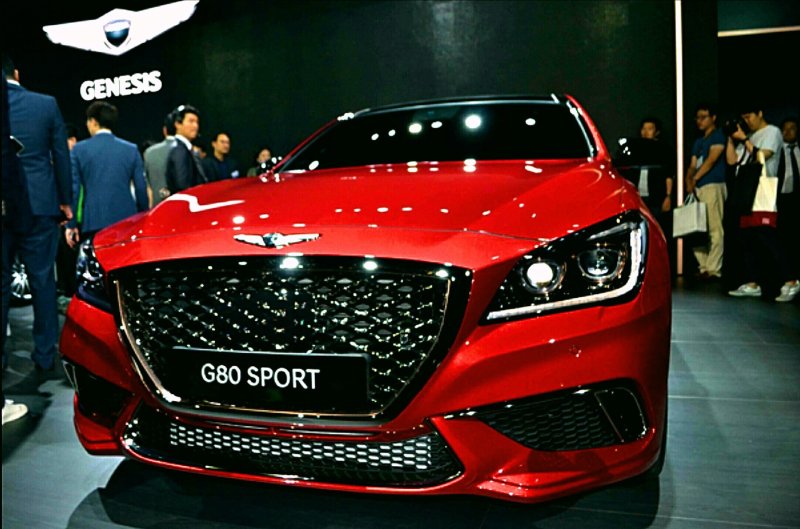 Genesis g80 Sport красный