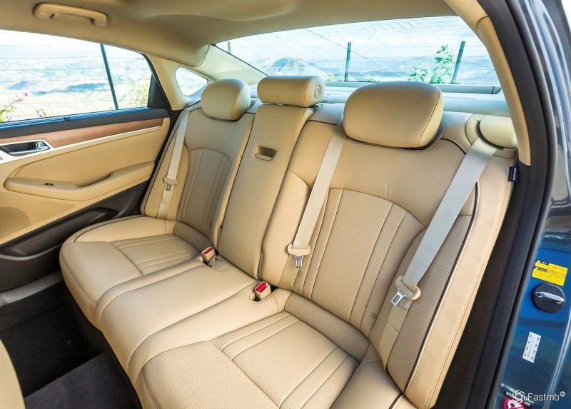 Genesis g80 салон