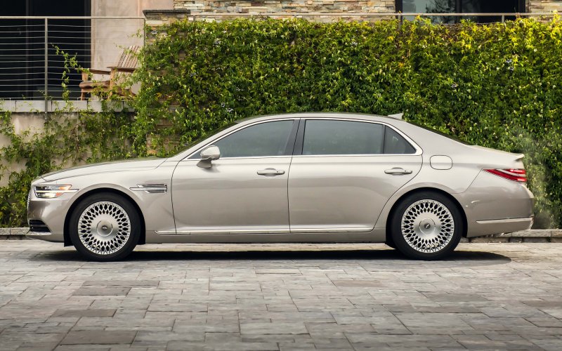 Genesis седан g90