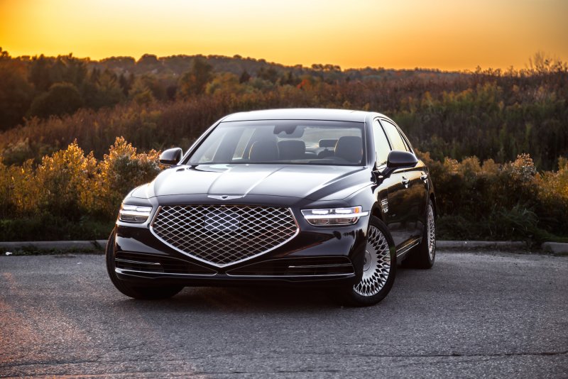 Genesis g 90 2020 кроссовер