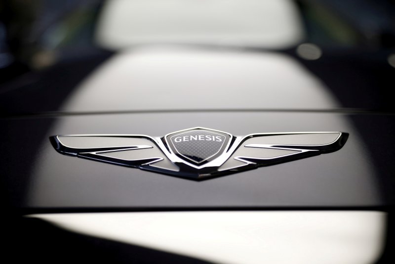 Hyundai Genesis эмблема
