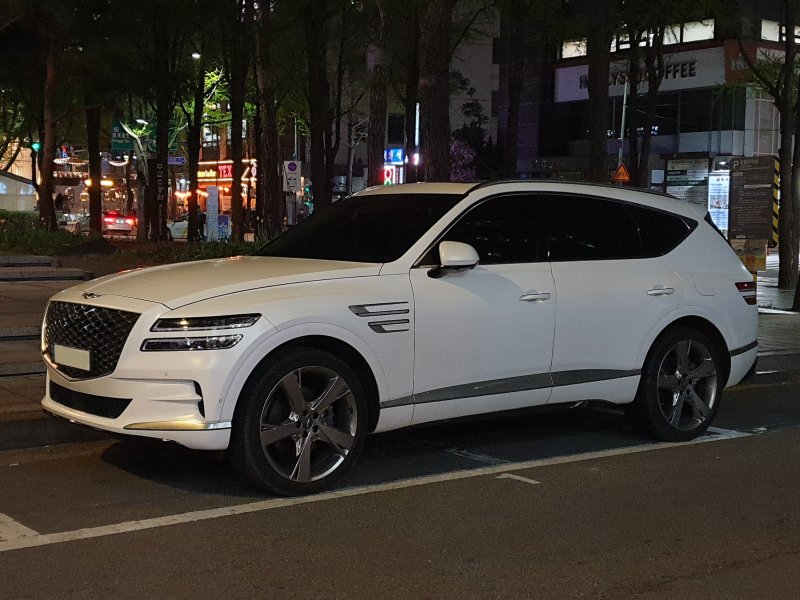 Genesis gv80 белый
