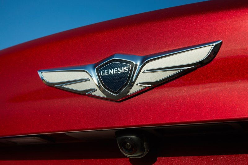 Эмблема Genesis g70