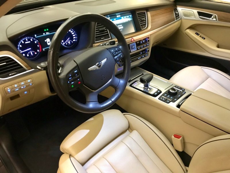 Hyundai Genesis g80