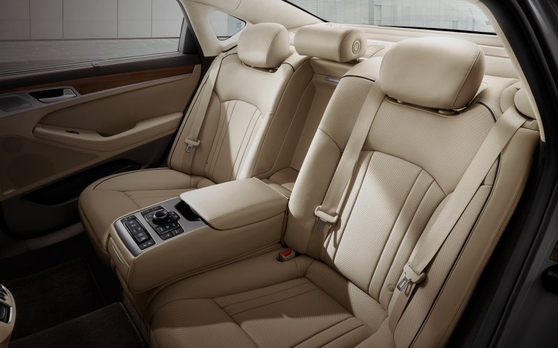 Genesis g80 задний ряд