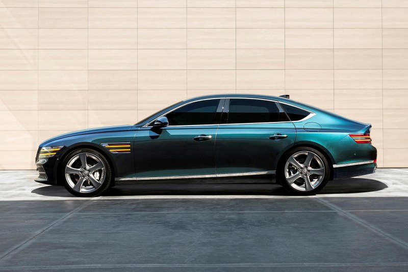 Новый седан Genesis g80